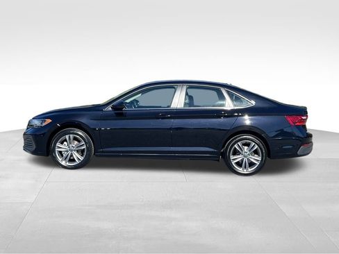 Used 2024 Volkswagen Jetta SE image 4