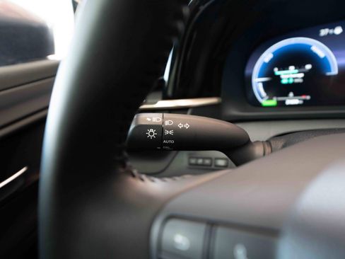 Certified 2023 Toyota Crown XLE image 14