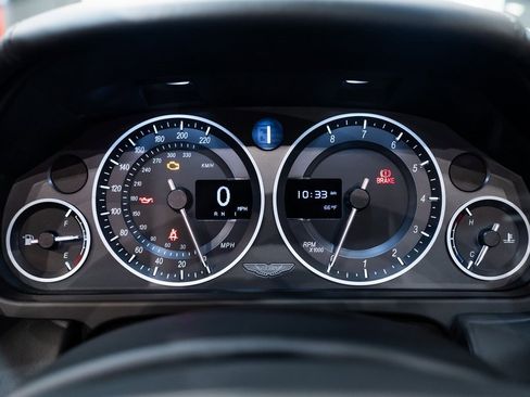 Used 2015 Aston Martin V12 Vantage S image 24