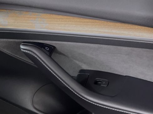 Used 2023 Tesla Model 3 Performance image 29