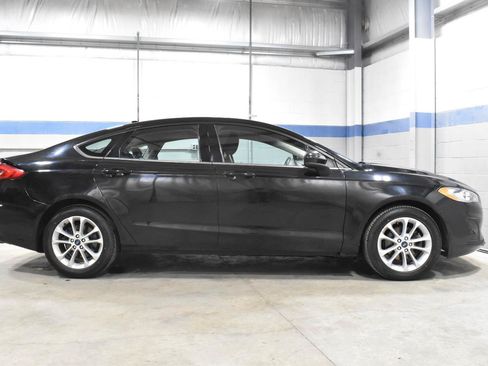 Used 2020 Ford Fusion SE FWD image 30