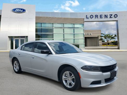 Used 2023 Dodge Charger SXT image 3