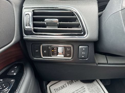 Used 2024 Lincoln Navigator Reserve AWD/4WD image 18