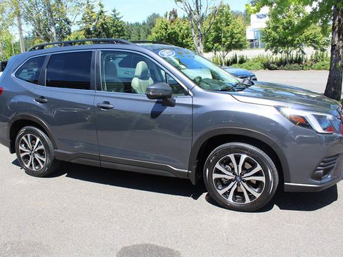 Used 2023 Subaru Forester Limited AWD/4WD image 6