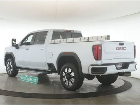 Used 2026 GMC Sierra 2500 Denali w/ Technology Package AWD/4WD image 8