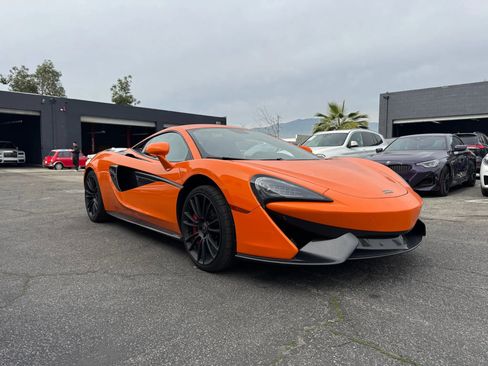 Used 2017 McLaren 570S Coupe 2D image 4