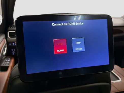 Used 2023 GMC Yukon Denali Ultimate AWD/4WD image 28