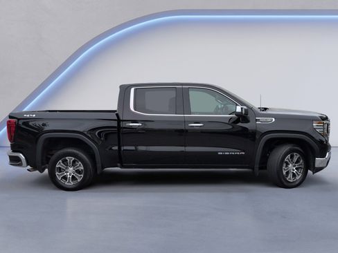 Used 2025 GMC Sierra 1500 SLT AWD/4WD image 3