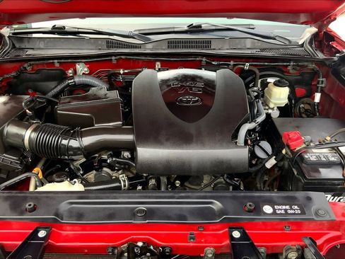 Used 2017 Toyota Tacoma SR5 image 26