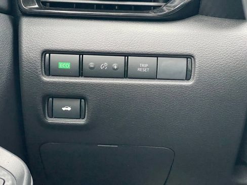 Certified 2024 Nissan Sentra SV FWD image 14