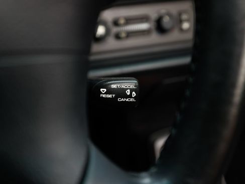 Used 1995 Porsche 911 Carrera RWD image 93