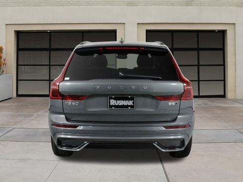 New 2026 Volvo XC60 B5 Plus image 4