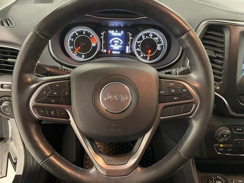 Used 2020 Jeep Cherokee Latitude Plus w/ Cold Weather Group image 32