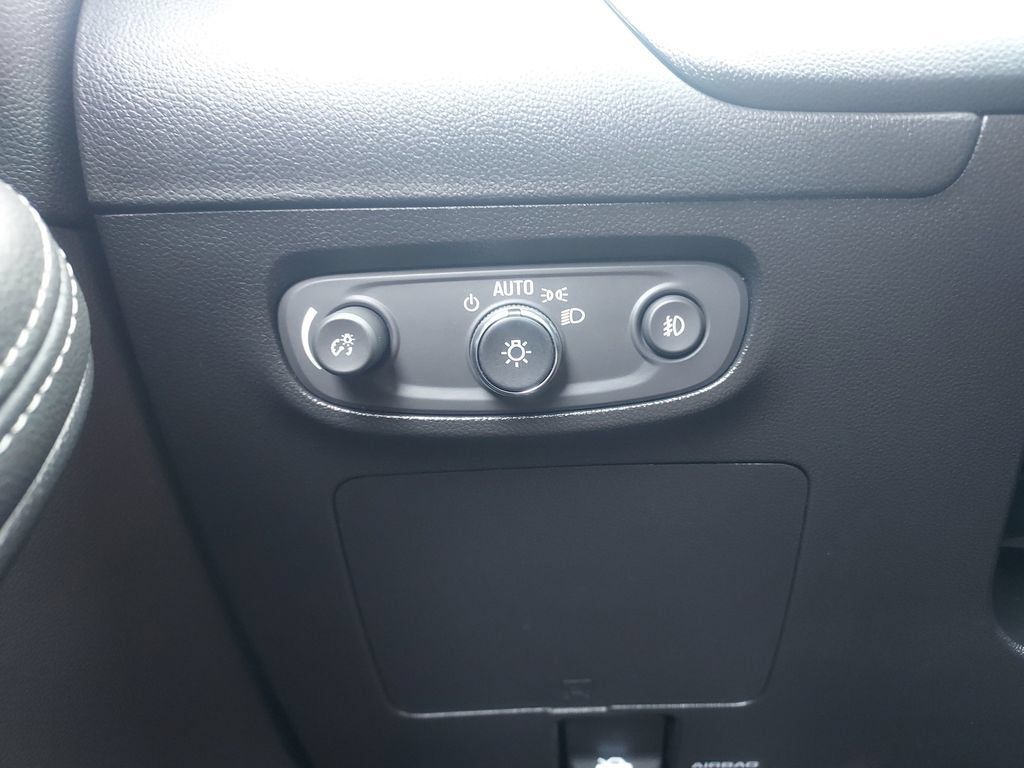 Used 2023 Buick Encore GX Select w/ Safety Package II AWD/4WD image 22