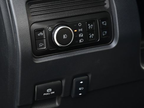 Used 2025 Ford F450 Lariat image 28