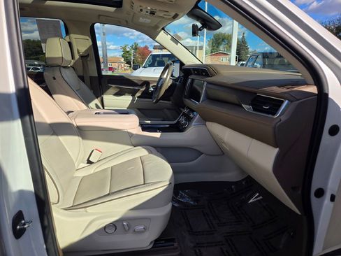 Used 2021 GMC Yukon Denali w/ Denali Premium Package image 6