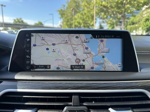 Used 2017 BMW 740i RWD image 27