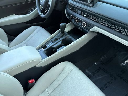 Certified 2025 Honda Accord SE image 31