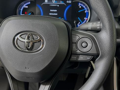 Used 2025 Toyota RAV4 LE AWD/4WD image 20