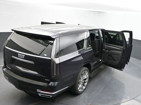 New 2026 Cadillac Escalade ESV Luxury w/ LPO, Radiant Package AWD/4WD image 61