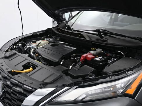 Used 2023 Nissan Rogue SV image 35