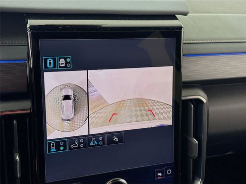 New 2026 GMC Acadia AT4 w/ Luxury Package AWD/4WD image 8