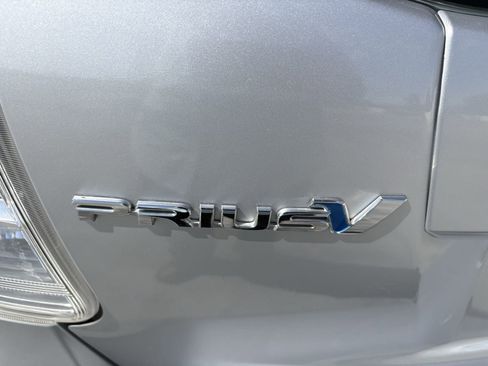Used 2013 Toyota Prius V Three image 9