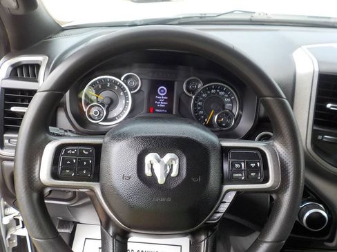 Used 2022 RAM 2500 Tradesman w/ Chrome Appearance Group AWD/4WD image 16