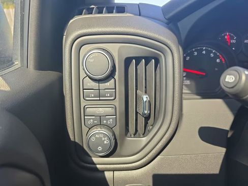 Used 2025 Chevrolet Silverado 1500 Custom Trail Boss image 27