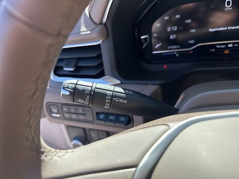 Used 2024 GMC Yukon Denali w/ Denali Reserve Package image 33