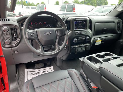 Used 2026 Chevrolet Silverado 1500 Custom Trail Boss w/ LPO, Dark Essentials Package AWD/4WD image 31