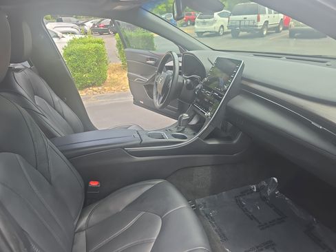 Used 2022 Toyota Avalon XLE w/ Moonroof Package FWD image 10