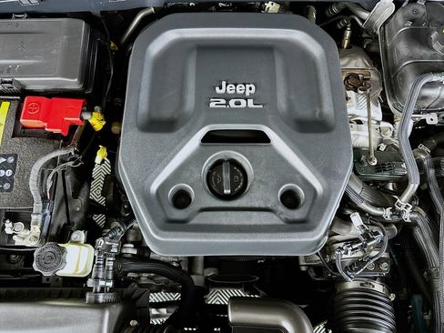 Used 2021 Jeep Wrangler Unlimited Sahara image 13