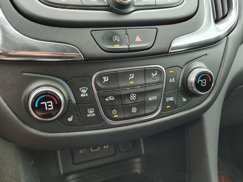 Used 2022 Chevrolet Equinox LT AWD/4WD image 16