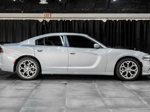 Used 2022 Dodge Charger SXT w/ Leather Interior Group RWD image 10