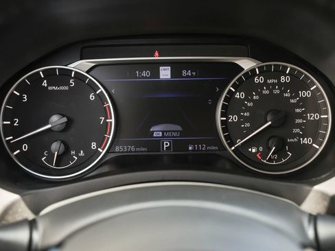 Used 2023 Nissan Altima 2.5 SL FWD image 11