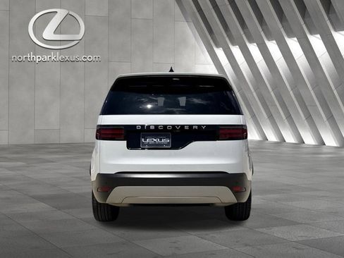 Used 2024 Land Rover Discovery S AWD/4WD image 28