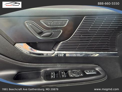 Used 2022 Lincoln Corsair AWD w/ Premium Package image 13