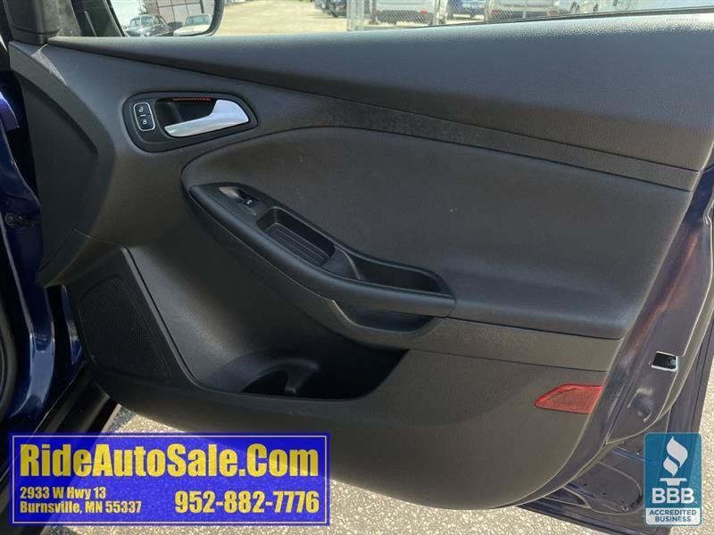Used 2016 Ford Focus SE w/ Equipment Group 201A FWD image 13