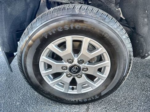 Used 2024 Toyota Tacoma SR5 w/ SR5 Upgrade Package image 19