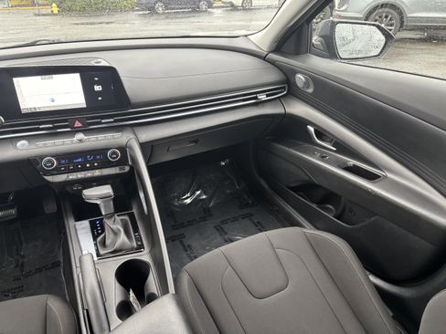 Used 2024 Hyundai Elantra SEL image 22