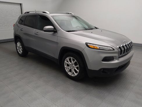 Used 2016 Jeep Cherokee Latitude FWD image 11