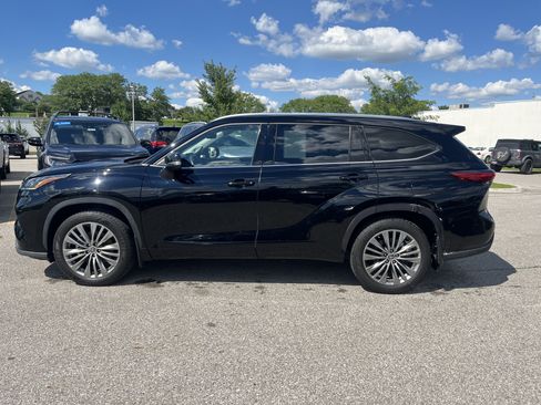 Used 2021 Toyota Highlander Platinum AWD/4WD image 7