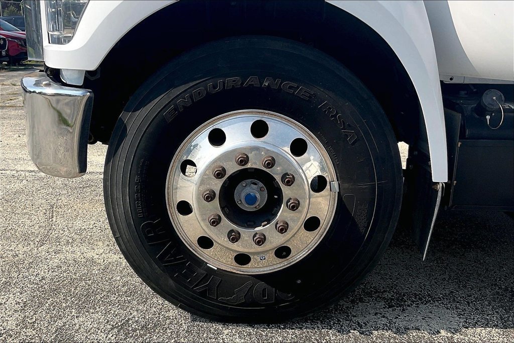 Used 2018 Ford F650 2WD Regular Cab Super Duty image 8
