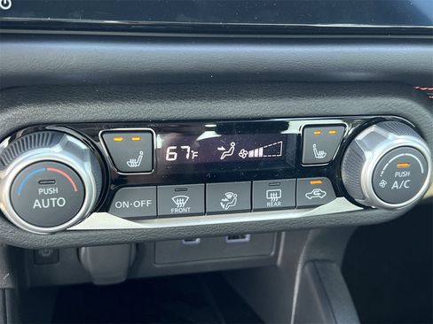 New 2025 Nissan Versa SR image 12