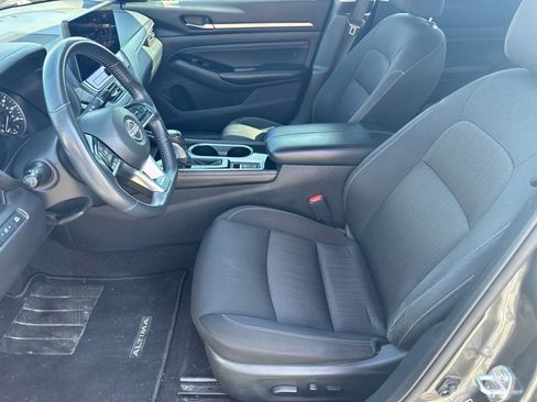 Used 2023 Nissan Altima 2.5 SV w/ SV Premium Package FWD image 10