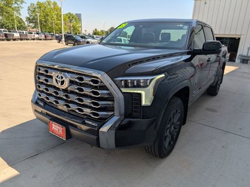 Used 2025 Toyota Tundra Platinum AWD/4WD image 42