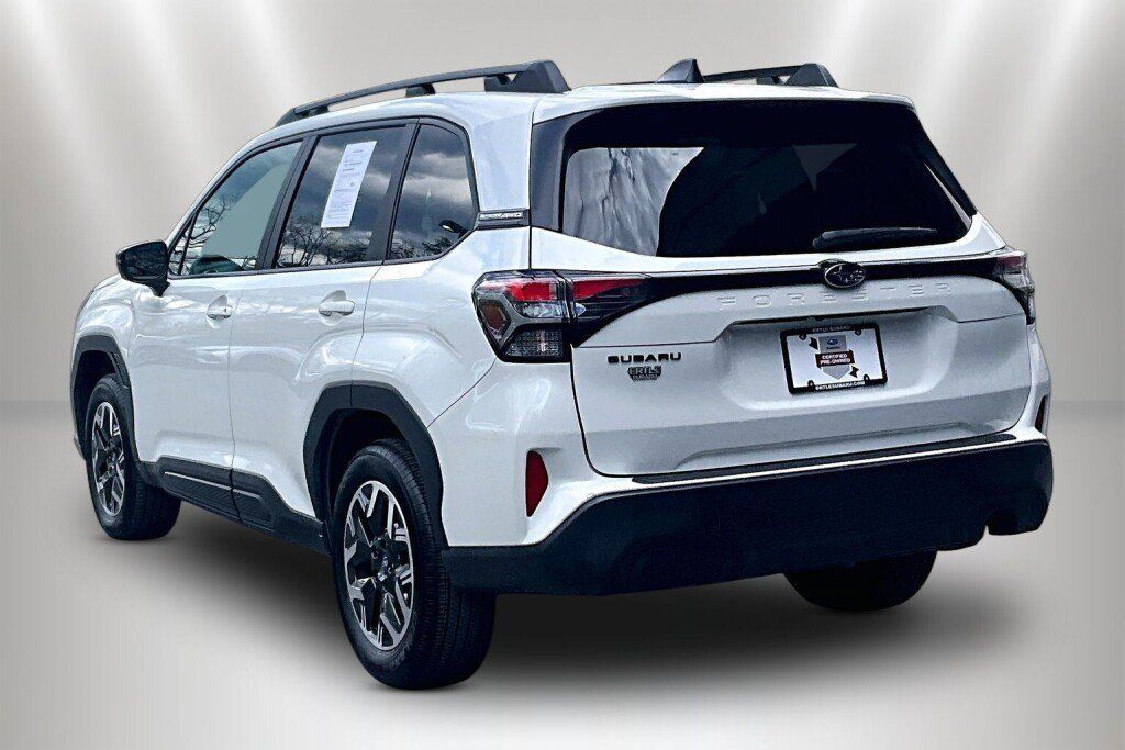 Used 2026 Subaru Forester Premium AWD/4WD image 4