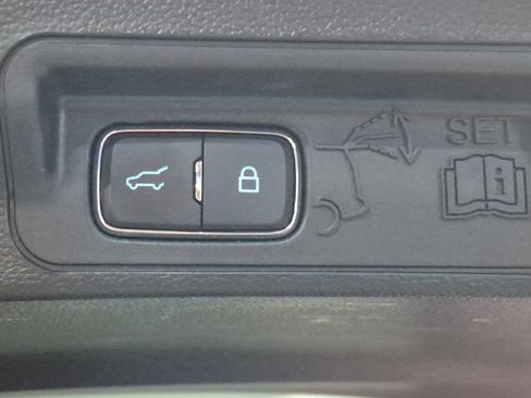 Used 2023 Ford Explorer Platinum w/ Technology Package AWD/4WD image 30