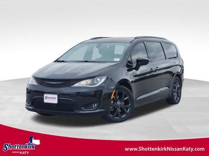 Used 2020 Chrysler Pacifica Touring-L w/ S Appearance Package